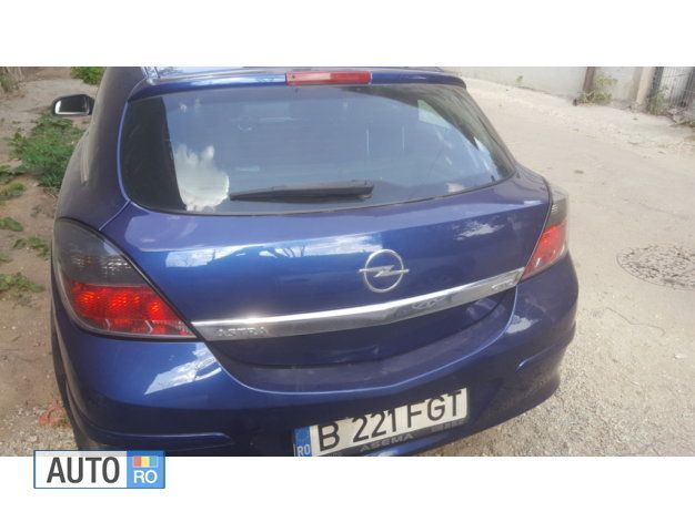 Second-hand Opel Astra 100 CP (73 kW) 2006 Albastru Coupe