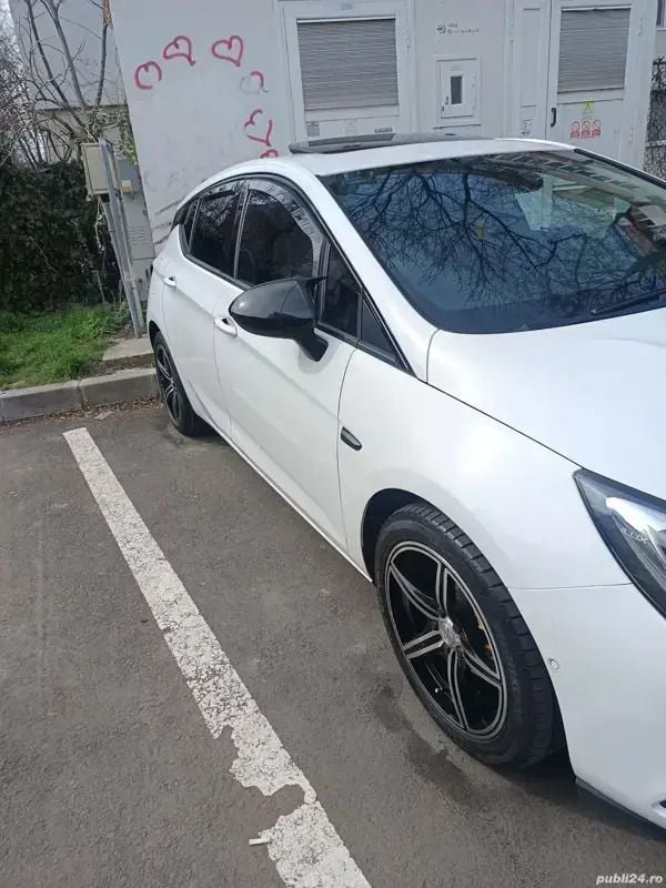 Second-hand Opel Astra 110 CP (80 kW) 2017 Alb Hatchback