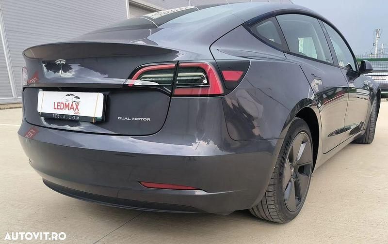 Second-hand Tesla Model 3 365 kW (497 CP) 2021 Culoaregri Berlinǎ