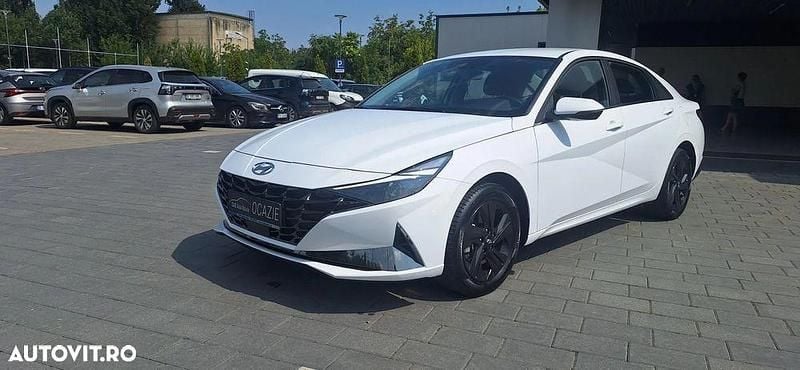 Alb Utilizat 2022 Hyundai Elantra Berlinǎ | 18.750 EUR (Preț OK) - Imagine 1/4