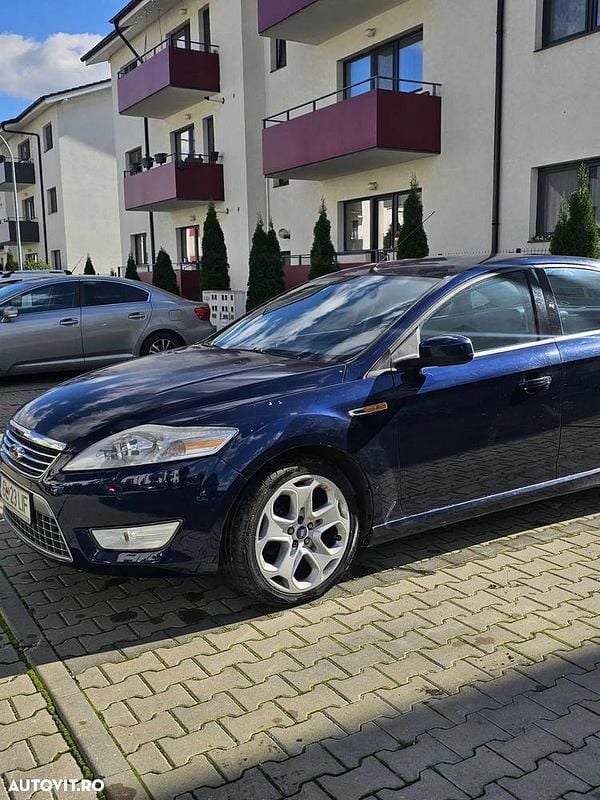 Second-hand Ford Mondeo Titanium 140 CP (102 kW) 2010 Culoarealbastru Berlinǎ