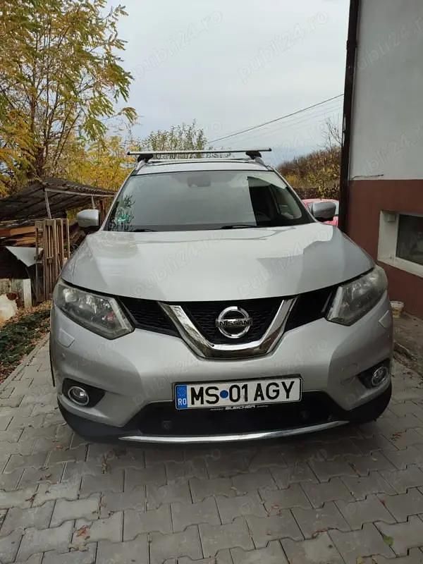 Argintiu Utilizat 2015 Nissan X-Trail SUV | 11.900 EUR (Preț OK) - Imagine 1/4