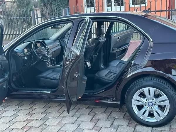 Second-hand Mercedes E200 136 CP (100 kW) 2010 Berlinǎ