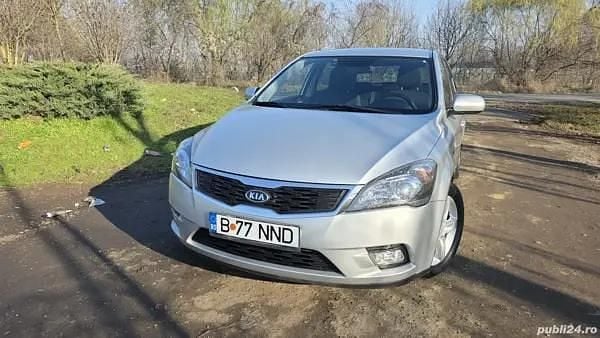 Second-hand Kia Ceed 109 CP (80 kW) 2010 Argintiu Hatchback