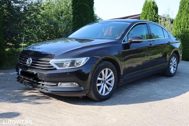 Culoarenegru Utilizat 2015 VW Passat Comfortline Berlinǎ | 9.300 EUR (Preț OK) - Imagine 1/4