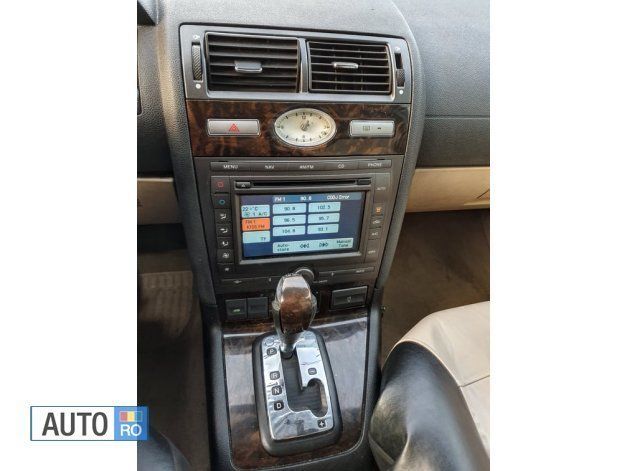 Second-hand Ford Mondeo Ghia 130 CP (95 kW) 2004 Negru Berlinǎ