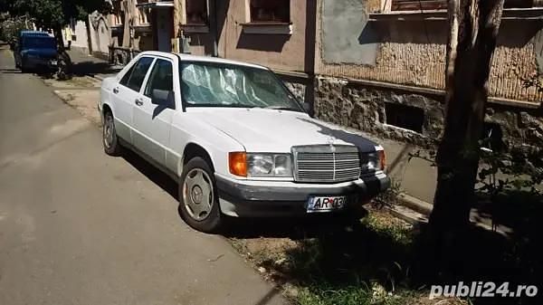 Alb Utilizat 1989 Mercedes 190 Berlinǎ | 12.000 EUR - Imagine 1/4