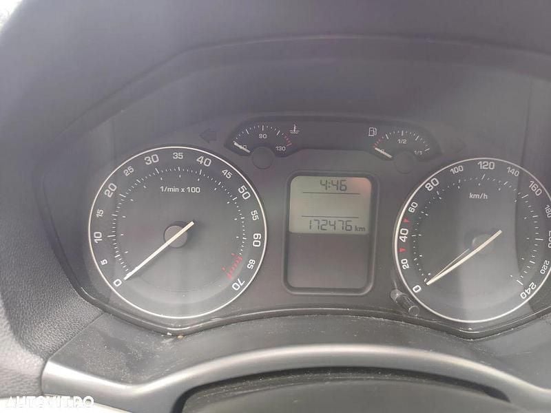 Verde Utilizat 2005 Skoda Octavia Berlinǎ | 2.000 EUR (Preț OK) - Imagine 1/4