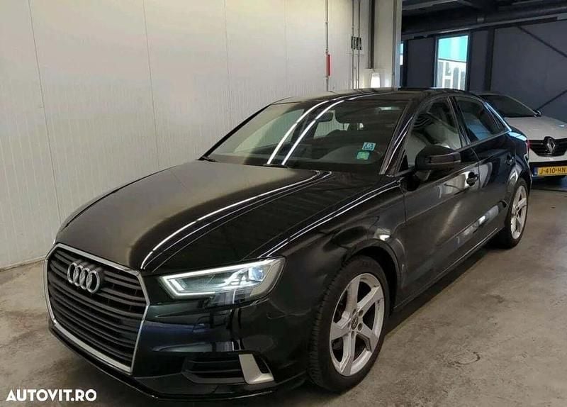 Culoarenegru Utilizat 2019 Audi A3 Sportback Berlinǎ | 17.975 EUR (Preț OK) - Imagine 1/4
