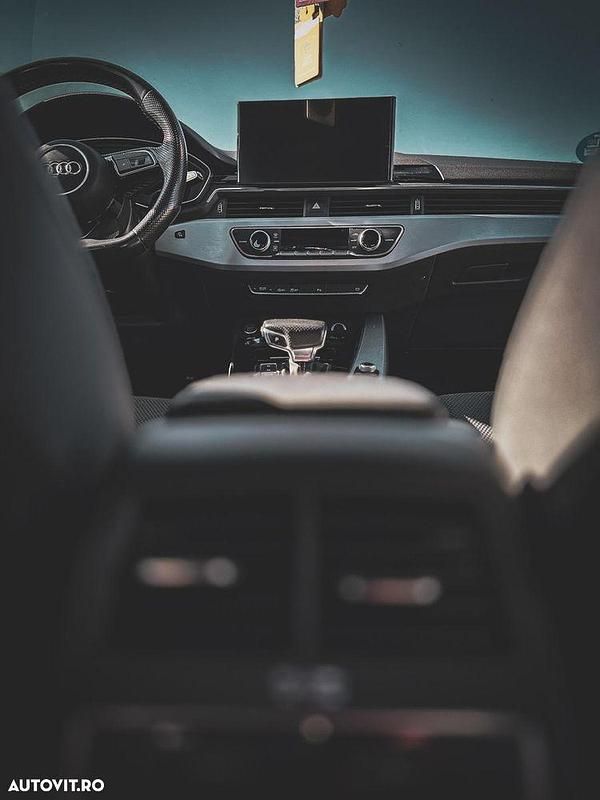Culoaregri Utilizat 2021 Audi A4 S-Line Break | 19.000 EUR (Preț OK) - Imagine 1/4