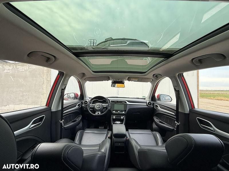 Second-hand MG ZS Luxury 105 kW (143 CP) 2022 Culoarerosu SUV