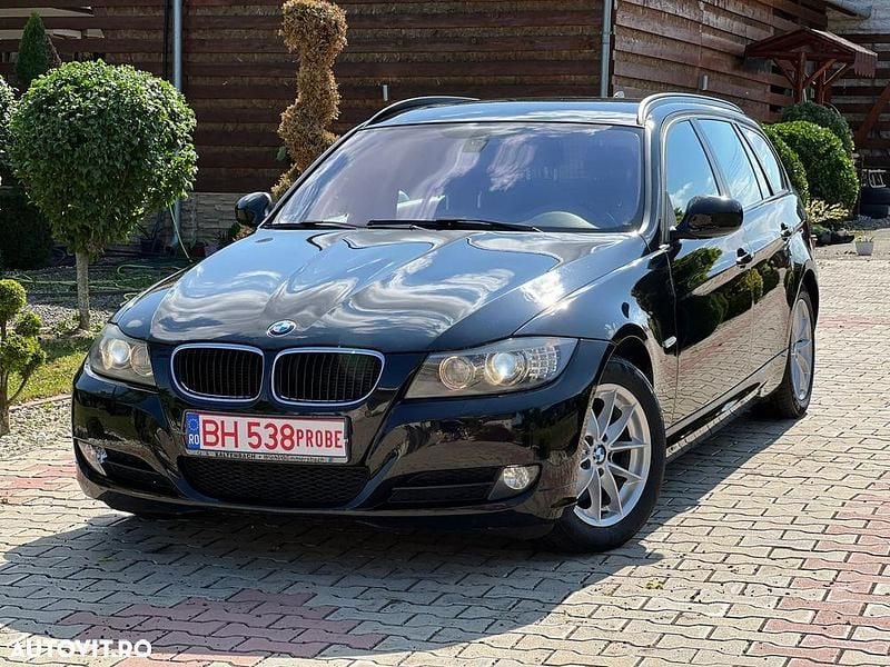 Culoarenegru Utilizat 2012 BMW 318 Break | 5.495 EUR (Preț OK) - Imagine 1/4