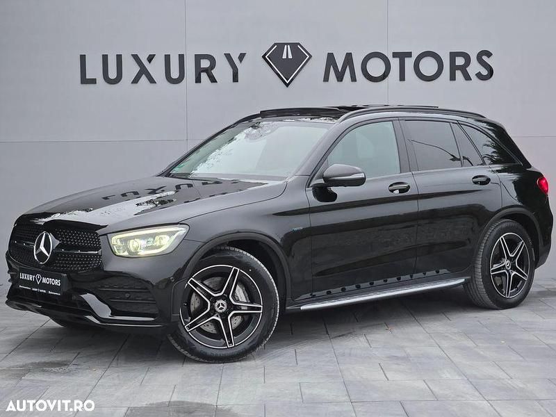 Culoarenegru Utilizat 2020 Mercedes GLC300e AMG line Plus SUV | 35.989 EUR (Scump) - Imagine 1/4