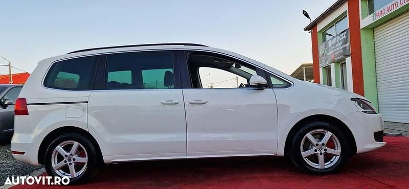 Second-hand VW Sharan Comfortline 140 CP (102 kW) 2014 Culoaregalbeuriu Monovolum