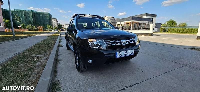 Culoarenegru Utilizat 2015 Dacia Duster Lauréate SUV | 6.400 EUR (Preț bun) - Imagine 1/4