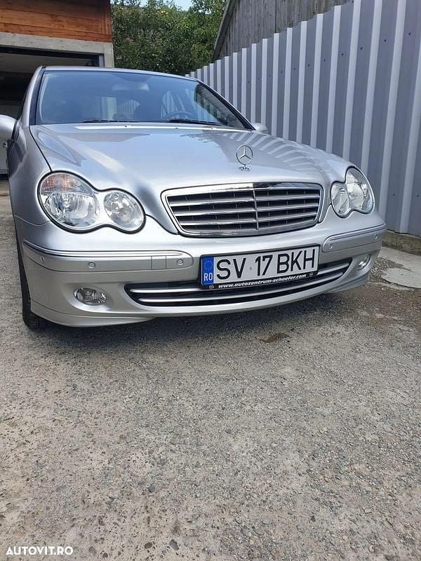 Second-hand Mercedes C180 Elegance 143 CP (105 kW) 2004 Culoaregri Berlinǎ