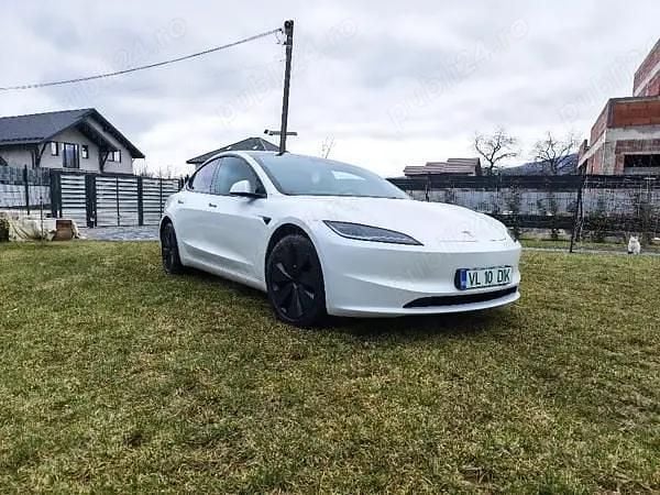 Second-hand Tesla Model 3 Standard Range 205 kW (280 CP) 2024 Berlinǎ