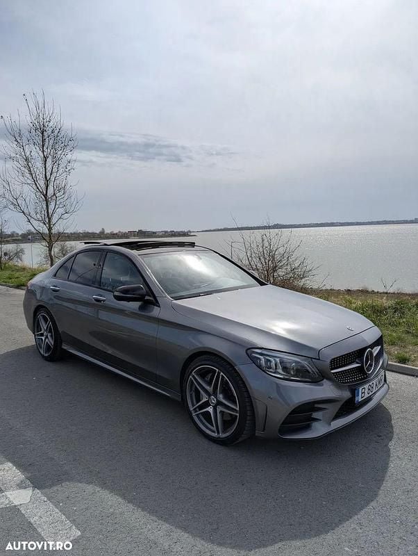 Second-hand Mercedes C300 258 CP (189 kW) 2019 Culoaregri Berlinǎ