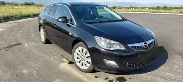 Utilizat 2011 Opel Astra Hatchback | 5.200 EUR (Scump) - Imagine 1/4