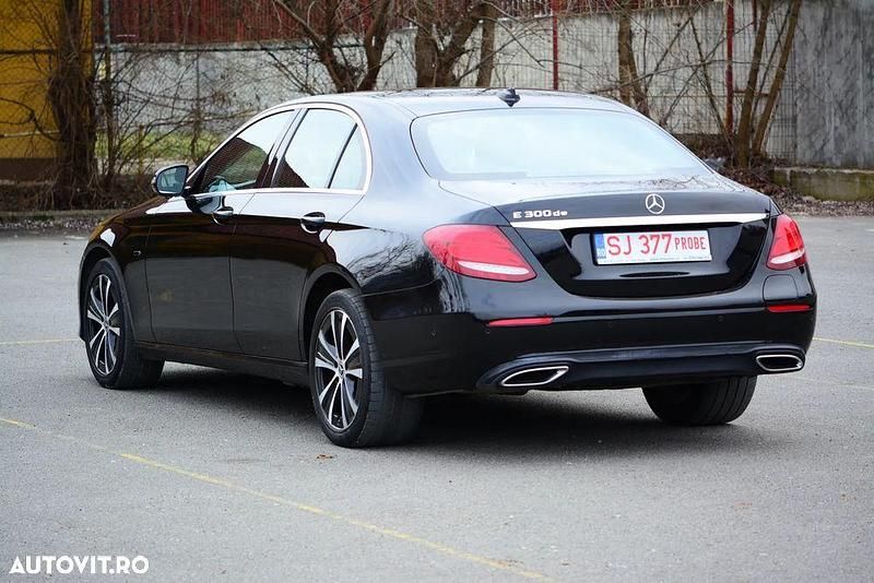Second-hand Mercedes E300 306 CP (225 kW) 2020 Culoarenegru Berlinǎ