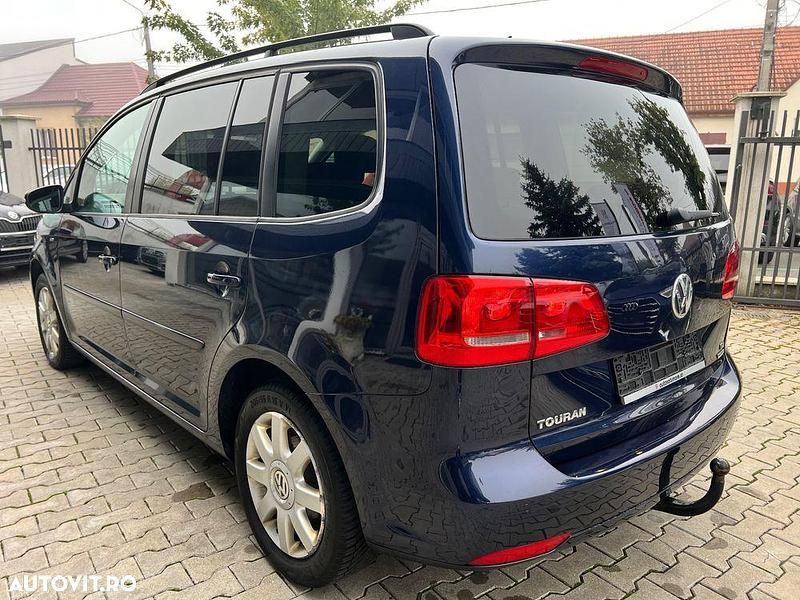 Second-hand VW Touran Match 105 CP (77 kW) 2012 Culoarealbastru Monovolum