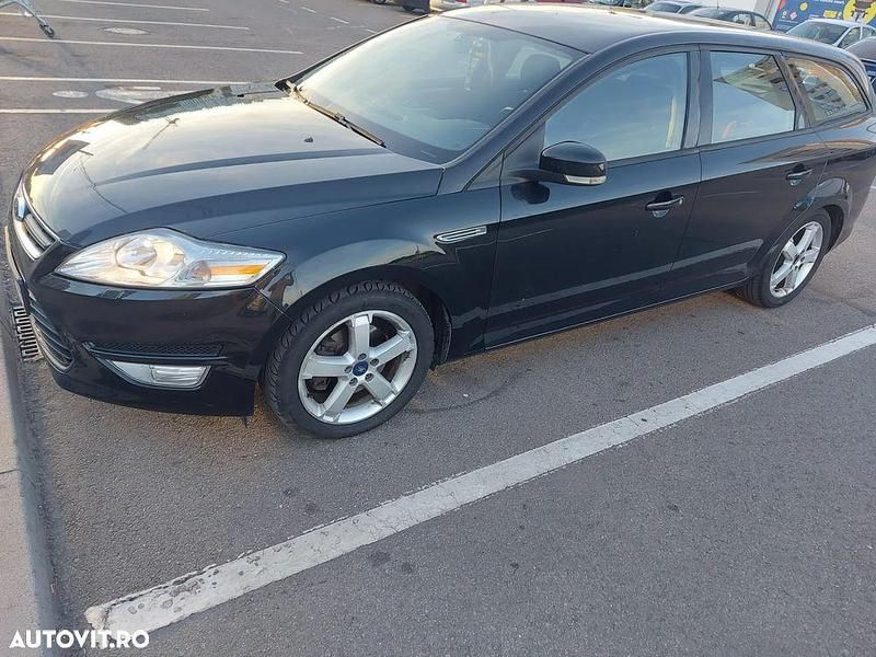 Culoarenegru Utilizat 2011 Ford Mondeo Ambiente Break | 3.700 EUR (Preț OK) - Imagine 1/4