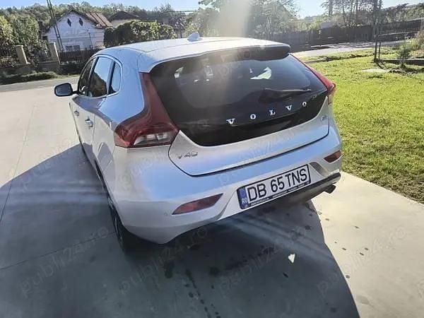 Second-hand Volvo V40 190 CP (139 kW) 2015