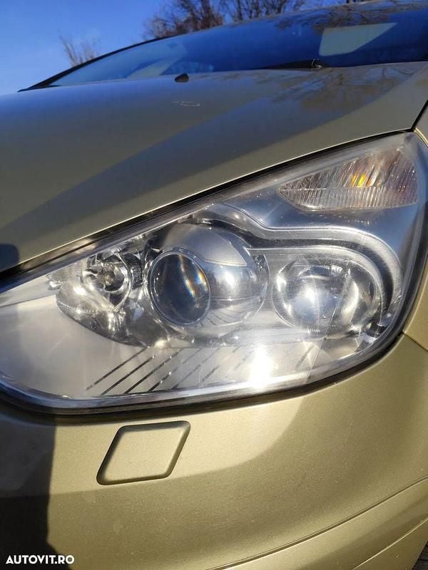 Second-hand Ford S-MAX Titanium 140 CP (102 kW) 2007 Culoaregalbeuriu Monovolum