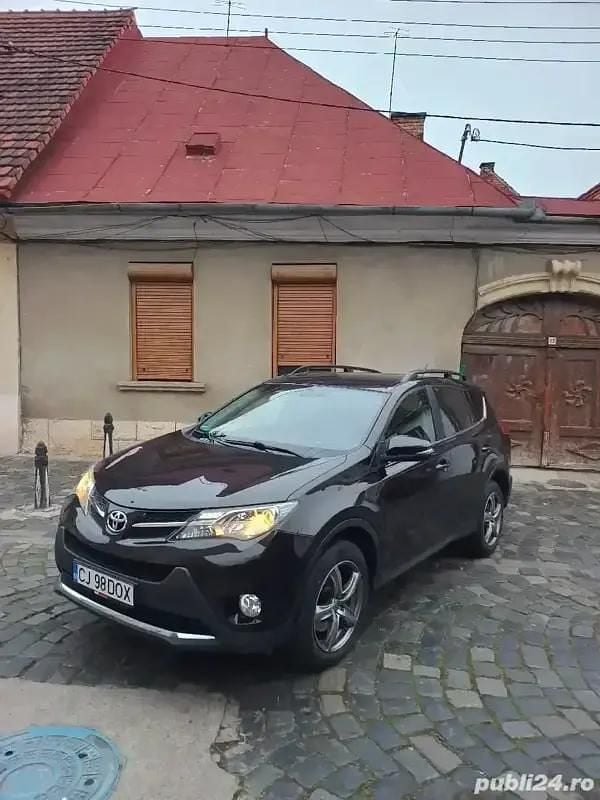 Second-hand 2015 Toyota RAV4 SUV | 12.900 EUR (Preț bun) - Imagine 1/4