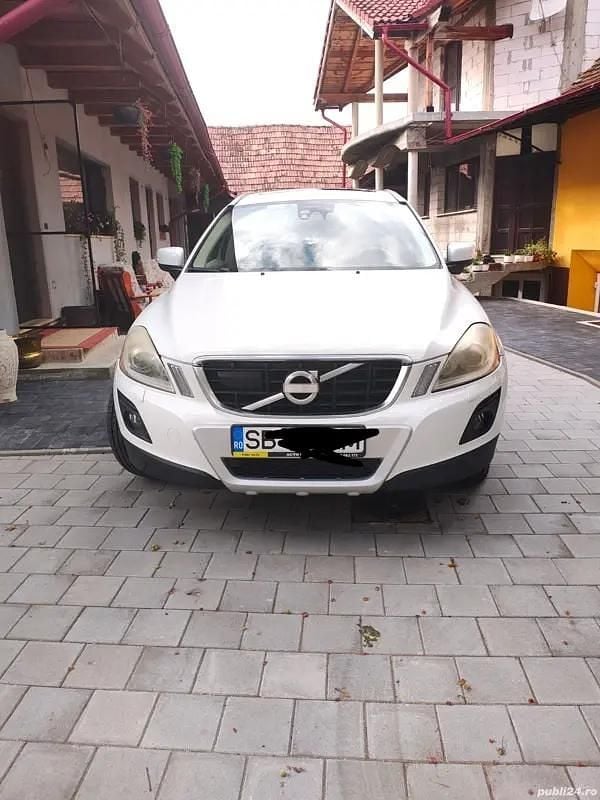 Alb Utilizat 2009 Volvo XC60 SUV | 10.000 EUR (Puțin scump) - Imagine 1/4
