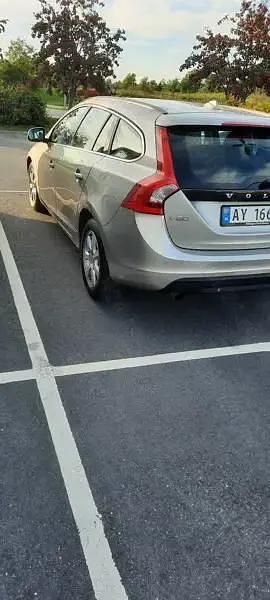 Bej Utilizat 2011 Volvo V60 Break | 5.900 EUR (Scump) - Imagine 1/4
