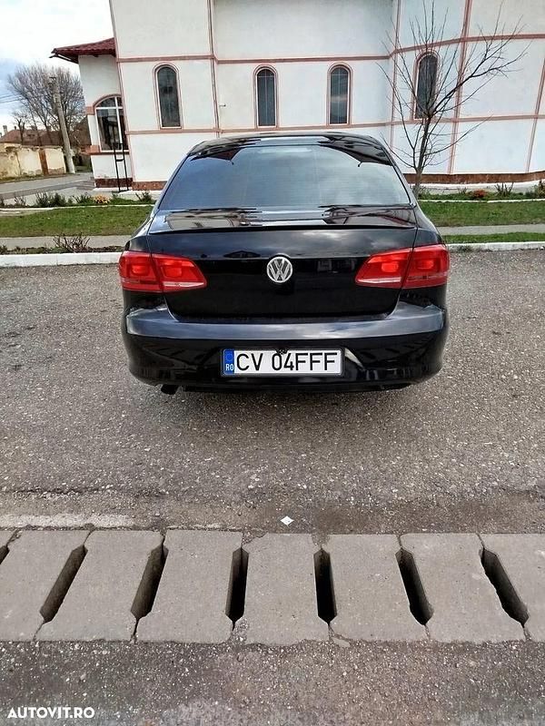 Second-hand VW Passat Comfortline 122 CP (89 kW) 2011 Culoarenegru Berlinǎ