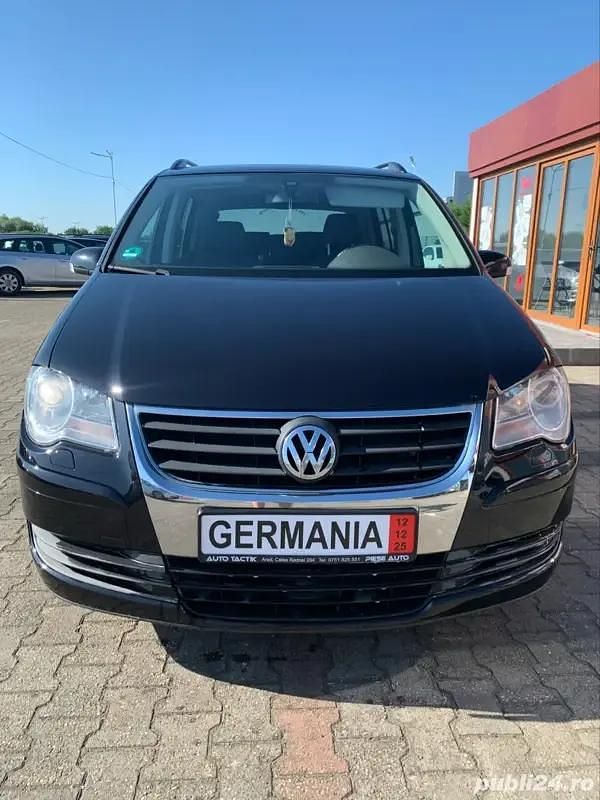 Second-hand VW Touran United 105 CP (77 kW) 2008 Gri Monovolum
