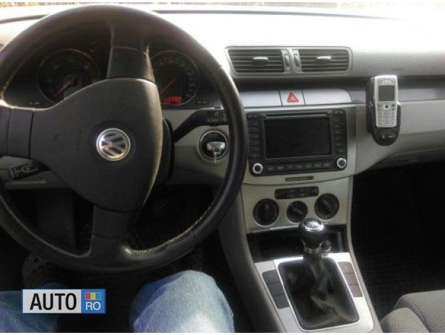 Argintiu Utilizat 2006 VW Passat Break | 3.700 EUR (Preț OK) - Imagine 1/4