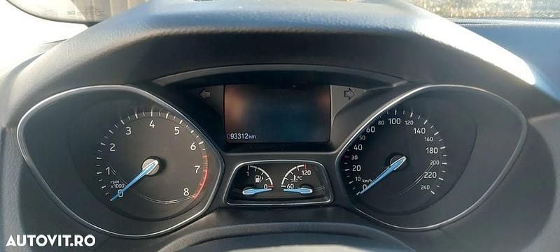 Albastru Utilizat 2017 Ford Focus Trend Berlinǎ | 6.900 EUR (Preț bun) - Imagine 1/4