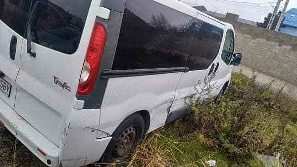 Utilizat 2013 Renault Trafic Monovolum | 4.500 EUR - Imagine 1/4