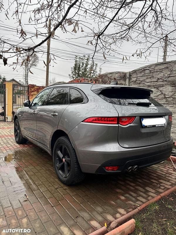 Second-hand Jaguar F-Pace R-Sport 180 CP (132 kW) 2019 Culoaregri SUV