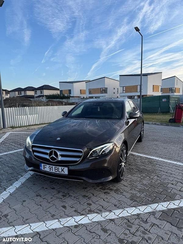 Second-hand Mercedes E220 194 CP (142 kW) 2016 Culoaremaro Berlinǎ