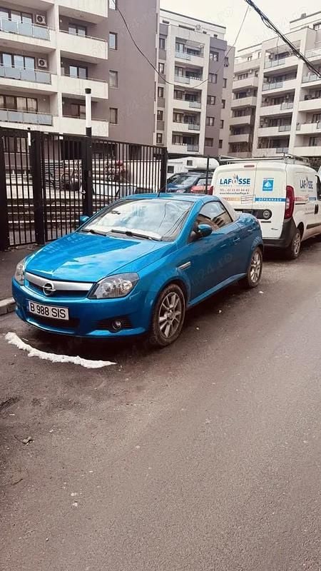 Second-hand Opel Tigra 66 CP (48 kW) 2005 Albastru Cabrio