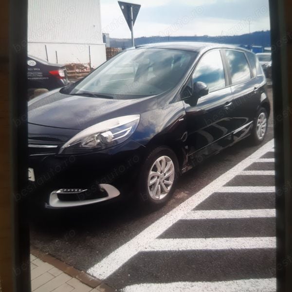 Utilizat 2014 Renault Scénic III Monovolum | 6.000 EUR (Preț OK) - Imagine 1/3