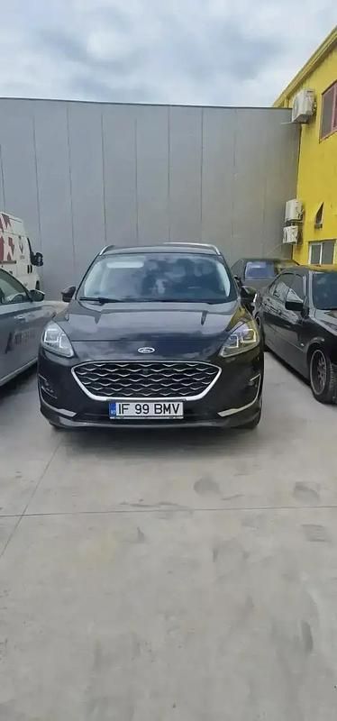 Second-hand Ford Kuga Vignale 218 CP (160 kW) 2022 Negru SUV