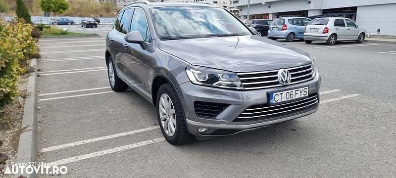 Culoaregri Utilizat 2016 VW Touareg SUV | 21.000 EUR (Preț bun) - Imagine 1/4
