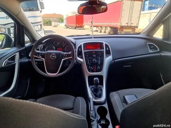 Second-hand Opel Astra 100 CP (73 kW) 2013 Berlinǎ