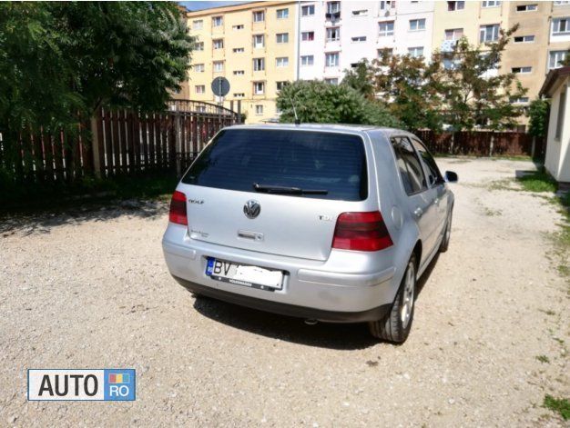 Second-hand VW Golf IV 116 CP (85 kW) 2000 Argintiu Hatchback