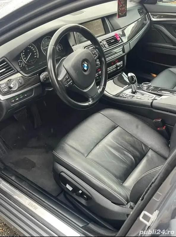 Second-hand BMW 520 184 CP (135 kW) 2015 Berlinǎ