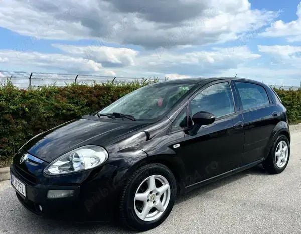 Negru Utilizat 2011 Fiat Punto Evo Hatchback | 2.750 EUR - Imagine 1/4