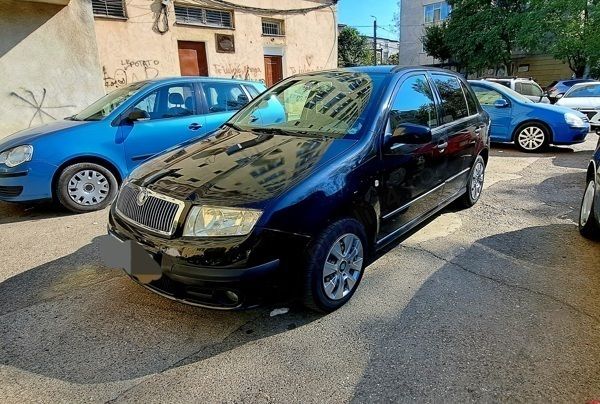 Negru Utilizat 2005 Skoda Fabia Hatchback | 1.750 EUR (Preț OK) - Imagine 1/4