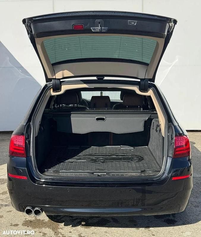 Second-hand BMW 520 Comfort Edition 184 CP (135 kW) 2015 Culoarenegru Break