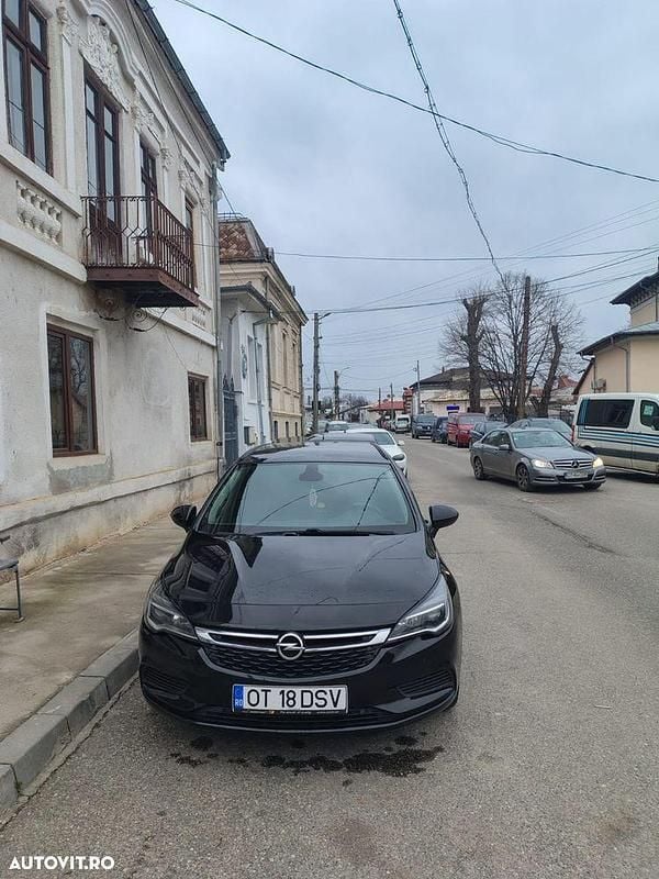 Second-hand Opel Astra Innovation 110 CP (80 kW) 2018 Culoarenegru Break