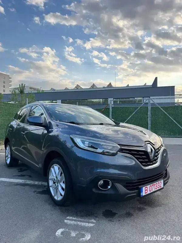 Gri Utilizat 2018 Renault Kadjar SUV | 11.600 EUR (Preț bun) - Imagine 1/4